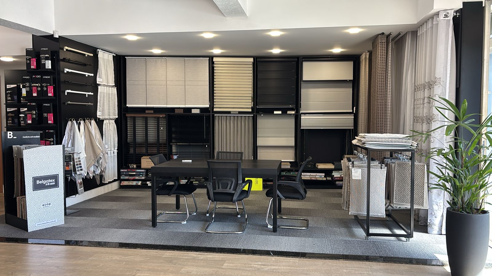 Showroom de cortinas e persianas personalizadas - Carpetes e Cia